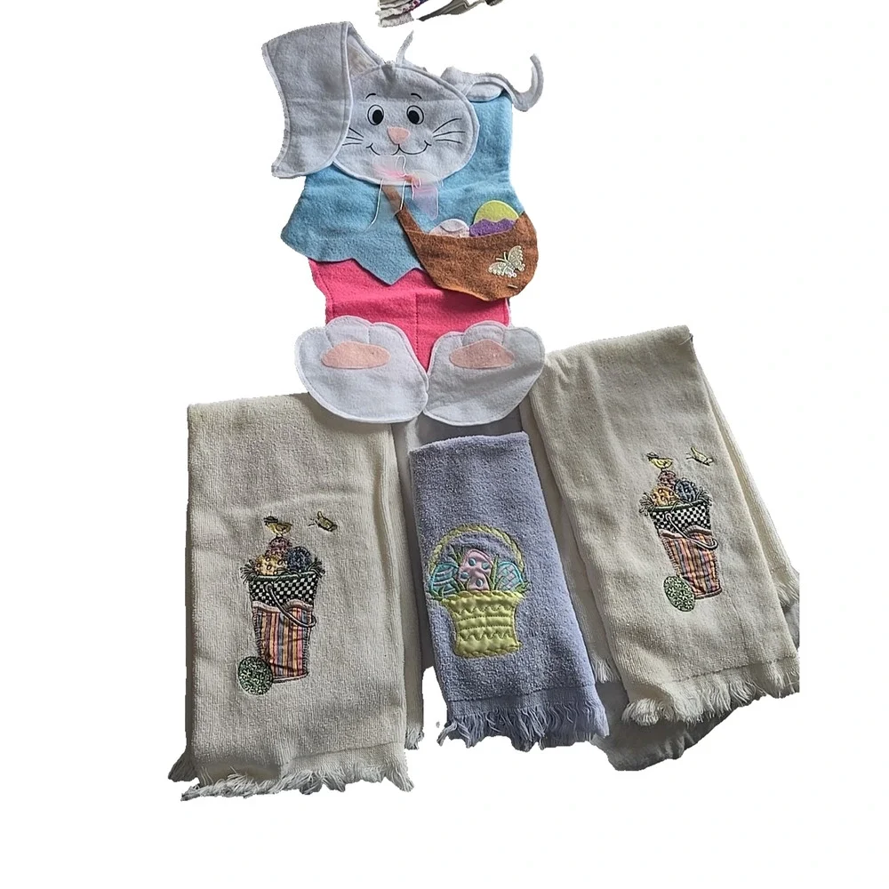 Lot of 4 Vtg Embroidered Easter Theme Soft Absorbent Cotton‎ Fringe Hand Towels